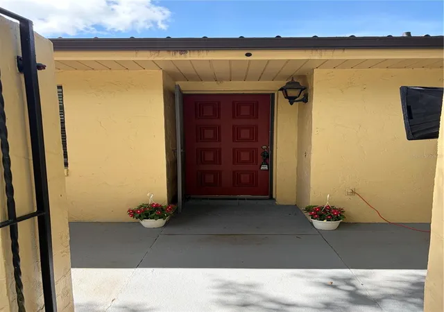 Photo 2 of House for sale at 1026 Medinah Dr, Winter Haven, FL 33884 | MLS# L4962495 | Listing updated on 2026-10-06