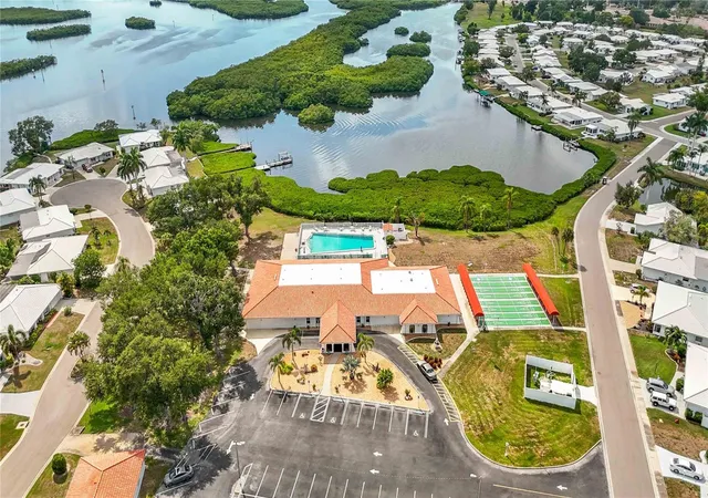 3rd image of 4001 Chinaberry Rd, Bradenton, FL 34208 | MLS# A4696103