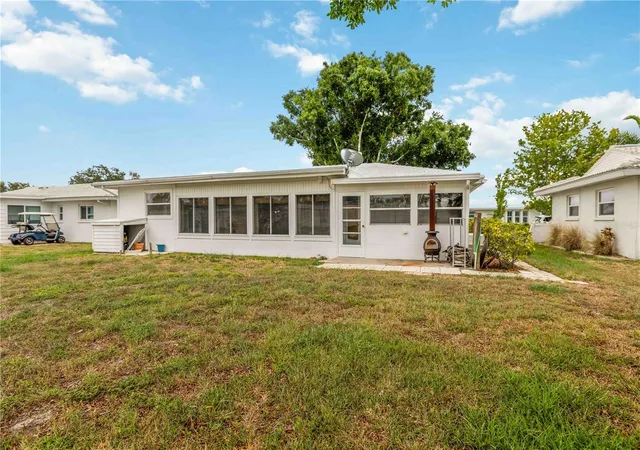 4th image of 4001 Chinaberry Rd, Bradenton, FL 34208 | MLS# A4696103