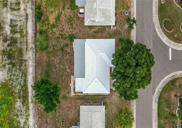 5th image of 4001 Chinaberry Rd, Bradenton, FL 34208 | MLS# A4696103