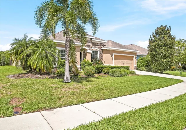 Photo 2 of Single family home for sale at 924 Buttercup Glen, Bradenton, FL 34212 | MLS# A4696105 | Listing updated on 2026-09-17