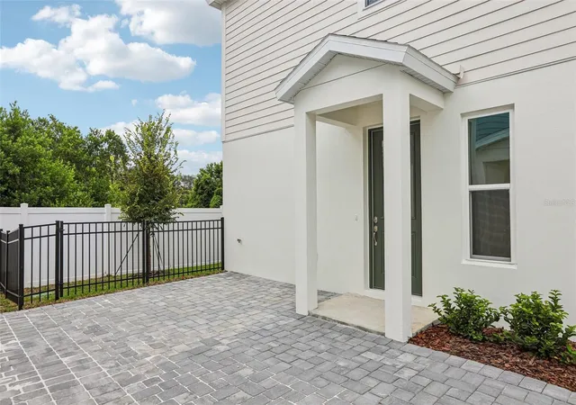 Photo 2 of Townhouse for sale at 607 Silver Strm Ct, Brandon, FL 33511 | MLS# TB8516123 | Listing updated on 2026-10-08