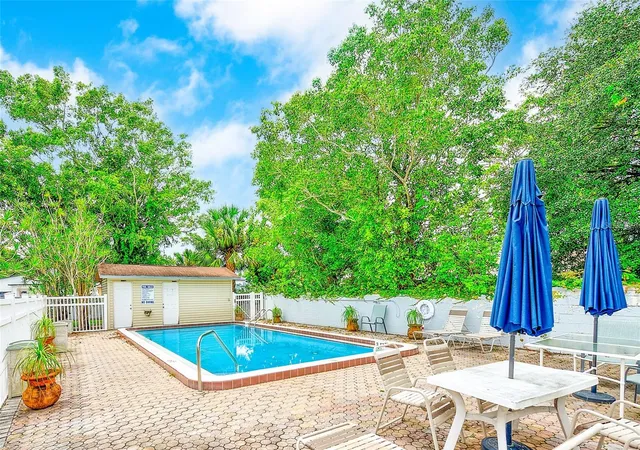 Homes for sale in Pinellas Park, FL | 5045 70th Place, Pinellas Park, FL 33781 | Houzeo