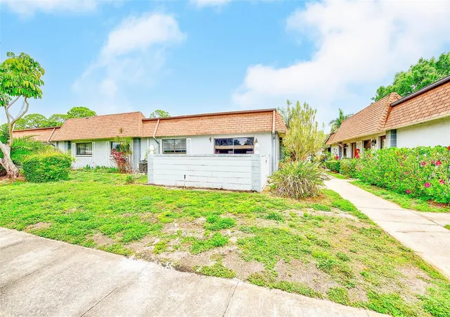 Homes for sale in Pinellas Park, FL | 5045 70th Place, Pinellas Park, FL 33781 | Houzeo