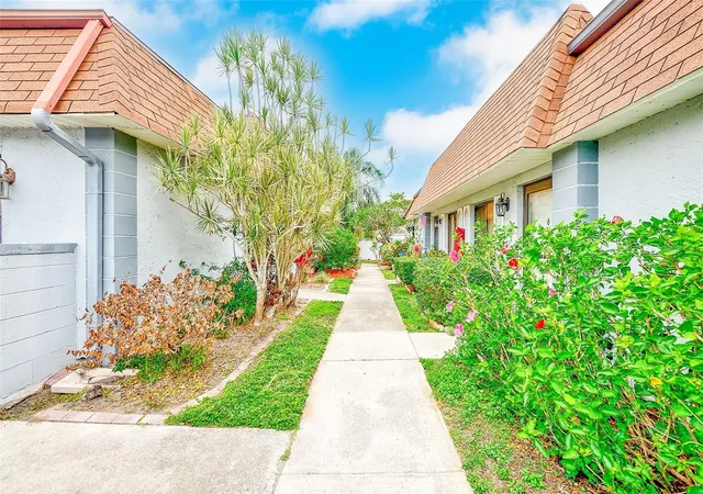 Homes for sale in Pinellas Park, FL | 5045 70th Place, Pinellas Park, FL 33781 | Houzeo