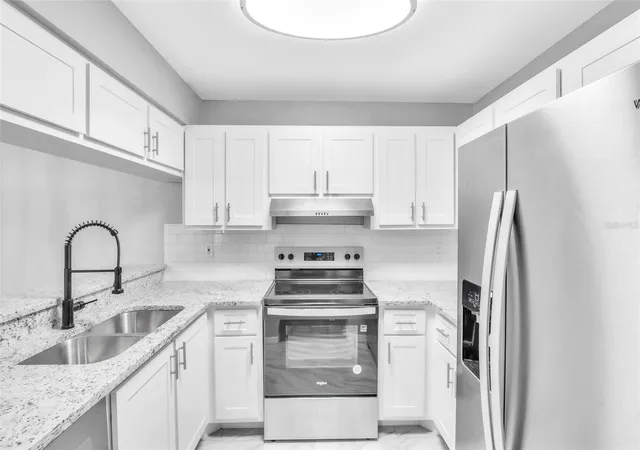 Listing Photo 4 - Condo for sale in building located at 3281 Beneva Rd, Sarasota, FL 34232 - Unit #202