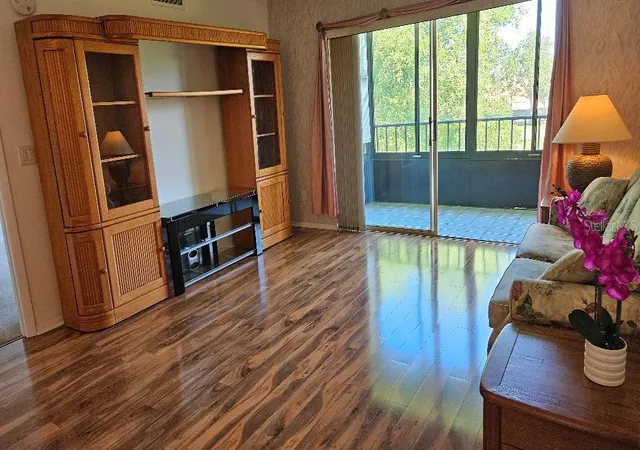Photo 4 of Condo for sale at 5920 80th Street N #308, Saint Petersburg, FL 33709 | MLS# TB8516172 | Listing updated on 2026-09-16