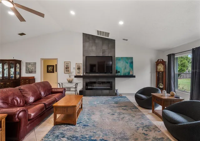 Photo 4 of Single family home for sale at 4128 Mather Rd W, Lakeland, FL 33810 | MLS# TB8516182 | Listing updated on 2026-08-17