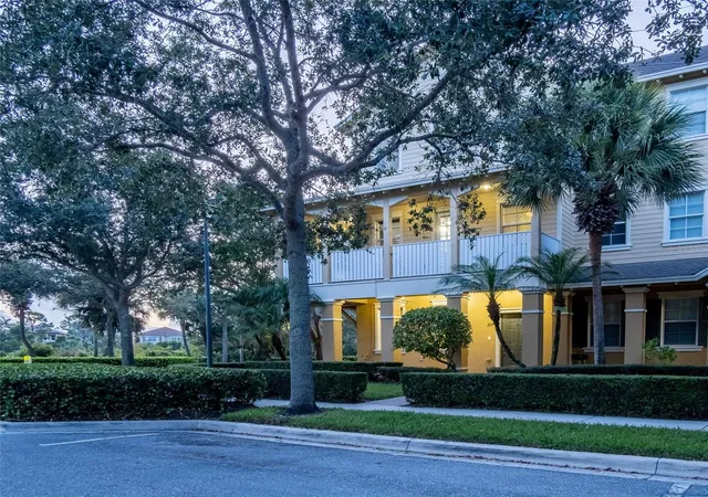 Photo 3 of Townhouse for sale at 103 E Thatch Palm Cir, Jupiter, FL 33458 | MLS# O6414264 | Listing updated on 2026-09-13