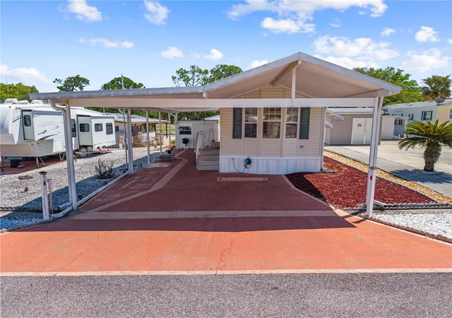 Photo 1 of Manufactured home for sale at 34 Fairview Dr N, Haines City, FL 33844 | MLS# S5151367 | Listing updated on 2026-09-16
