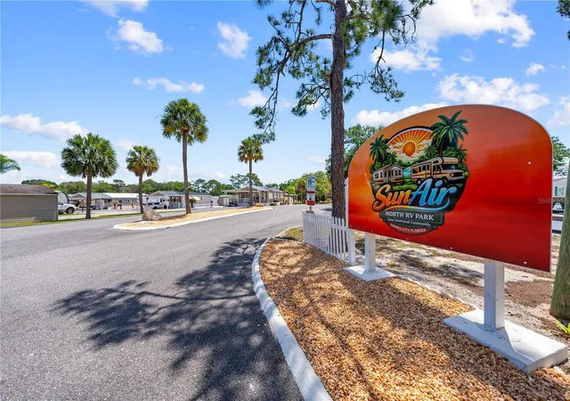 Photo 3 of Manufactured home for sale at 34 Fairview Dr N, Haines City, FL 33844 | MLS# S5151367 | Listing updated on 2026-09-16