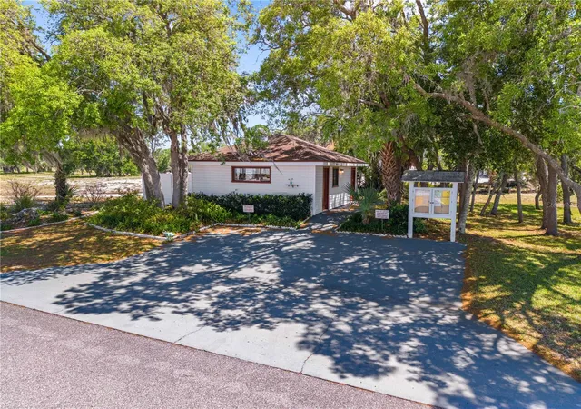Photo 4 of Manufactured home for sale at 34 Fairview Dr N, Haines City, FL 33844 | MLS# S5151367 | Listing updated on 2026-09-16