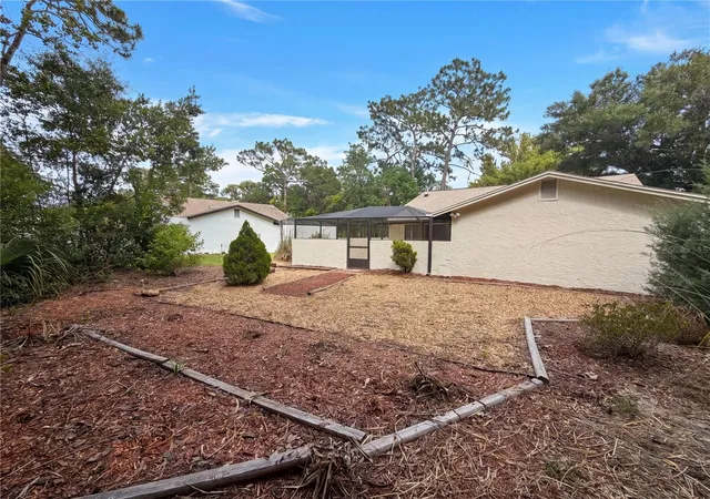 Photo 4 of Single family home for sale at 8 Bumelia Ct, Homosassa, FL 34446 | MLS# O6414275 | Listing updated on 2026-09-21