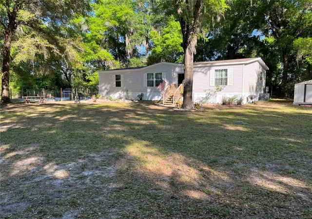 Homes for sale in Melrose, FL | 23707 Ne State Road 26, Melrose, FL 32666 | MLS# GC540964