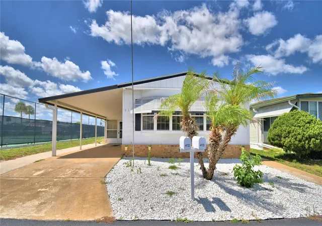 Photo 3 of Manufactured home for sale at 4132 Sprucewood St, Winter Haven, FL 33880 | MLS# P4938951 | Listing updated on 2026-07-30