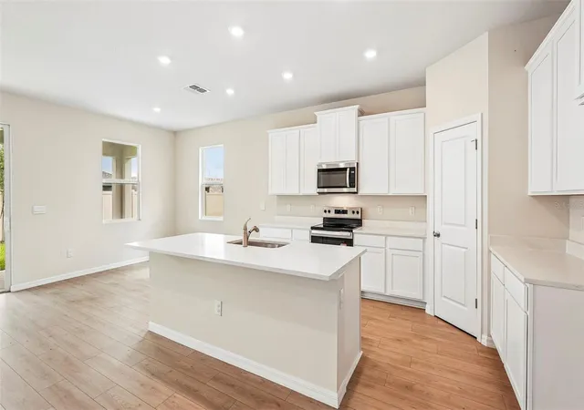4th image of 18214 Gander Ter, Lakewood Ranch, FL 34211 | MLS# A4696141