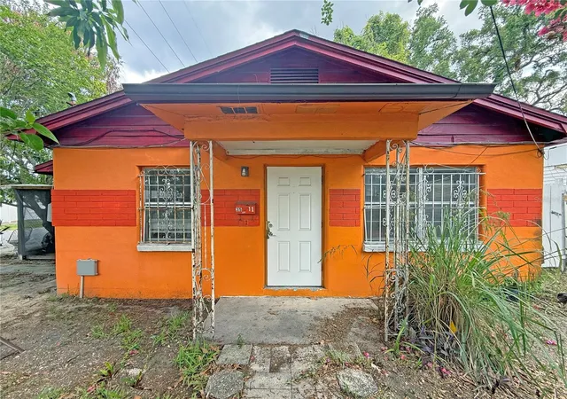 Photo 3 of Single family home for sale at 3511 E 23rd Avenue, Tampa, FL 33605 | MLS# TB8516232 | Listing updated on 2026-08-21