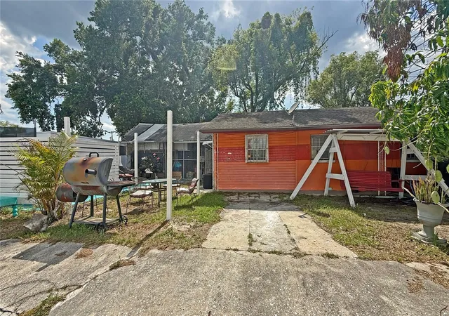 Photo 4 of Single family home for sale at 3511 E 23rd Avenue, Tampa, FL 33605 | MLS# TB8516232 | Listing updated on 2026-08-21