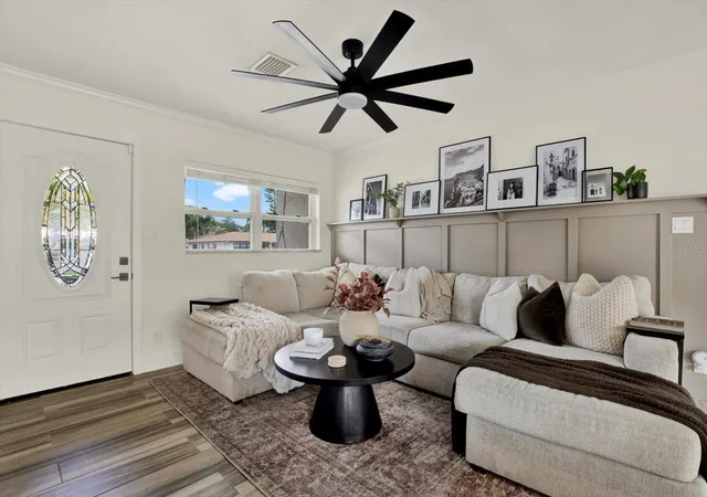 Photo 4 of Single family home for sale at 1308 Marion Dr S, Saint Petersburg, FL 33707 | MLS# TB8516236 | Listing updated on 2026-10-06