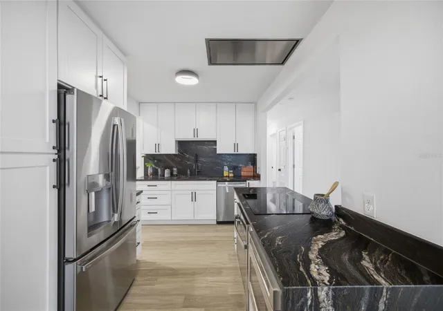 3rd image of 5207 W Cleveland St, Tampa, FL 33609 | MLS# TB8516242