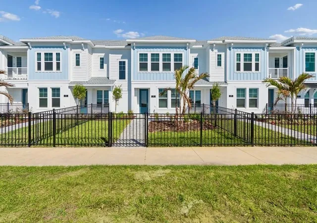 Photo 2 of Sale Pending at 7251 Tideland Ln, Sarasota, FL 34240 | MLS# TB8516249 | Listing updated on 2026-08-12