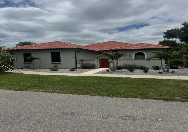 1st image of 408 Tortuga Dr, Nokomis, FL 34275 | MLS# A4696148
