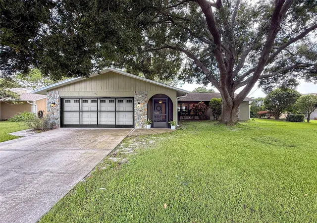 Photo 1 of Sale Pending at 3711 Erin Brk Dr, New Port Richey, FL 34655 | MLS# O6414316 | Listing updated on 2026-09-08