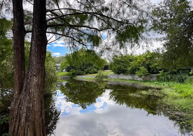 Photo 2 of Sale Pending at 3711 Erin Brk Dr, New Port Richey, FL 34655 | MLS# O6414316 | Listing updated on 2026-09-08