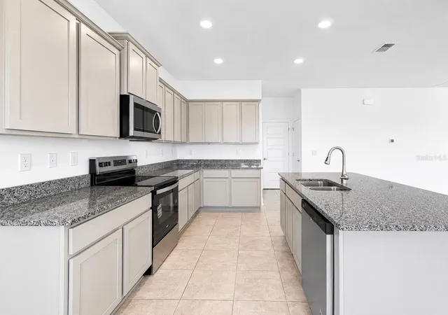 5th image of 7575 Bent Tree Loop, Harmony, FL 34773 | MLS# O6414320