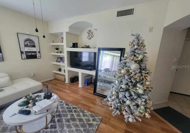 4th image of 8413 Lucuya Wy, Temple Terrace, FL 33637