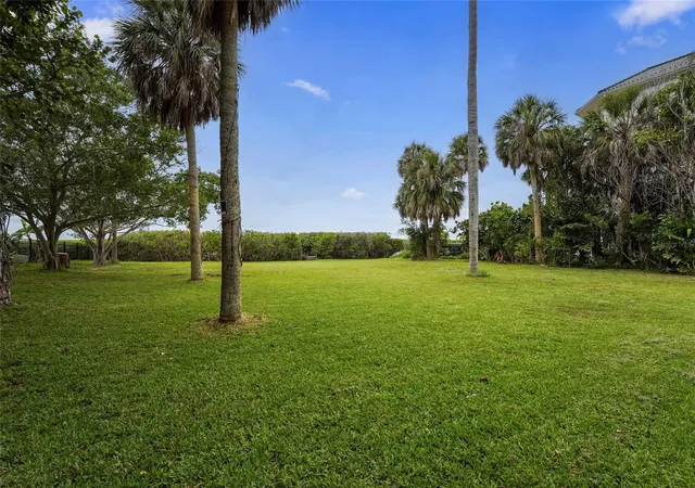 Photo 2 of Land for sale at 7538 Westmoreland Dr, Sarasota, FL 34243 | MLS# A4696164 | Listing updated on 2026-06-06