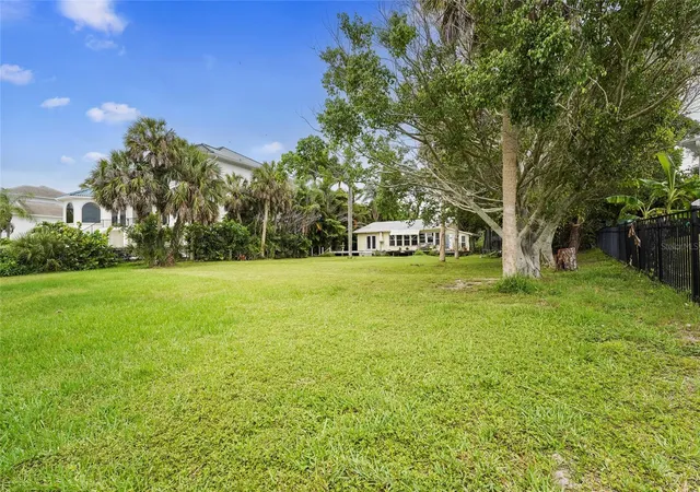 Photo 3 of Land for sale at 7538 Westmoreland Dr, Sarasota, FL 34243 | MLS# A4696164 | Listing updated on 2026-06-06