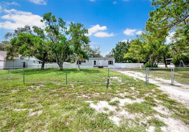 Photo 3 of Manufactured home for sale at 7194 Sealawn Dr, Spring Hill, FL 34606 | MLS# TB8516298 | Listing updated on 2026-10-01