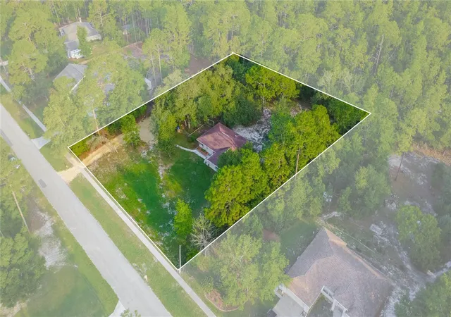 Photo 3 of Single family home for sale at 2925 W Birds Nest Dr, Beverly Hills, FL 34465 | MLS# OM726120 | Listing updated on 2026-10-06