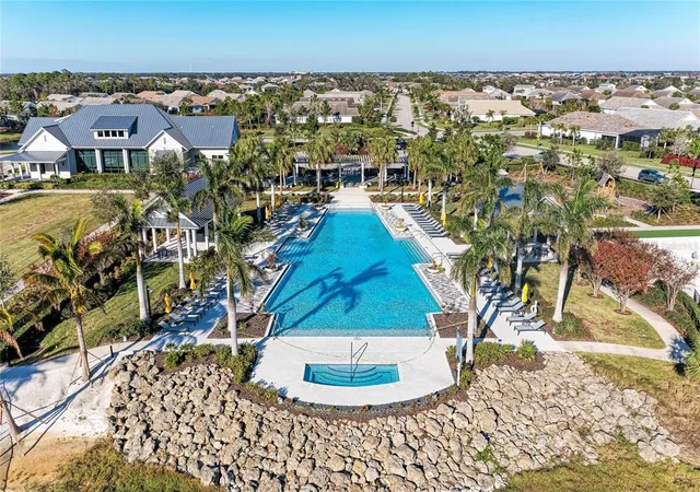 Photo 4 of Single family home for sale at 1079 Waterline Ct, Sarasota, FL 34240 | MLS# A4696172 | Listing updated on 2026-10-04