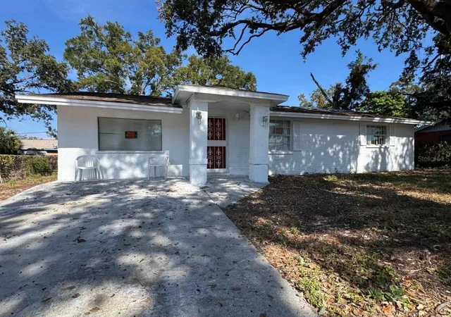 Photo 2 of Single family home for sale at 2620 E 33rd Avenue, Tampa, FL 33610 | MLS# TB8516336 | Listing updated on 2026-08-07