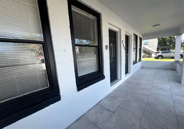 Photo 3 of Single family home for sale at 715 Jernigan Ave, Orlando, FL 32805 | MLS# S5151386 | Listing updated on 2026-08-29