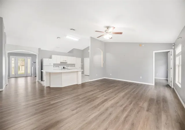 Photo 3 of Single family home for sale at 20 Pine Ct Loop, Ocala, FL 34472 | MLS# C7527007 | Listing updated on 2026-10-08