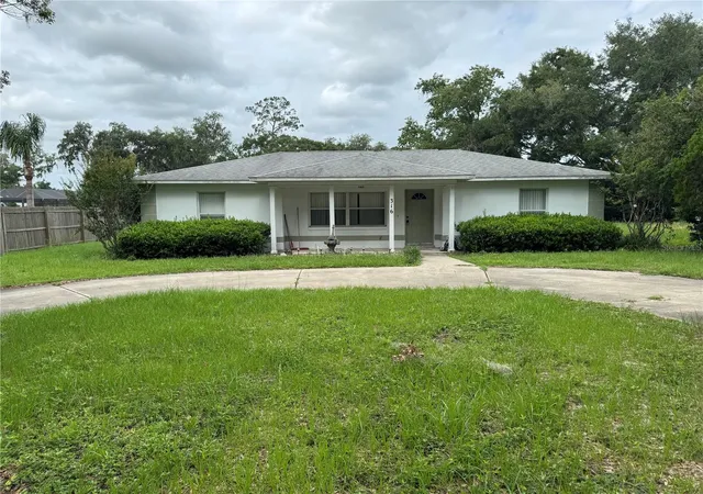Homes for sale in Bushnell, FL | 316 N Westwood St, Bushnell, FL 33513 | MLS# G5113386