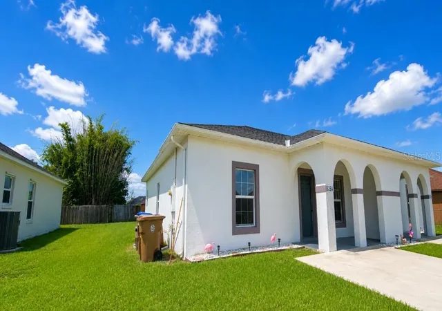 Listing Photo 3 - Condo for sale in building located at 828 Abbeville Ct, KISSIMMEE, FL 34759