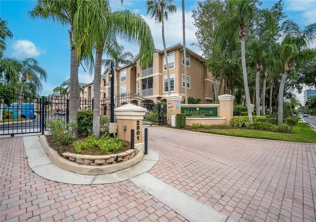 Photo 2 of Condo for sale at 3205 Bay Clb Cir #3205, Tampa, FL 33607 | MLS# TB8516359 | Listing updated on 2026-08-31