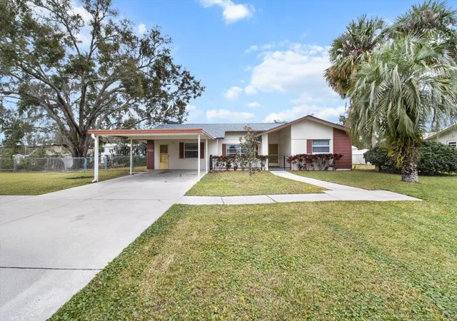 3rd image of 512 Paradise Point, Crystal River, FL 34429 | MLS# OM726138