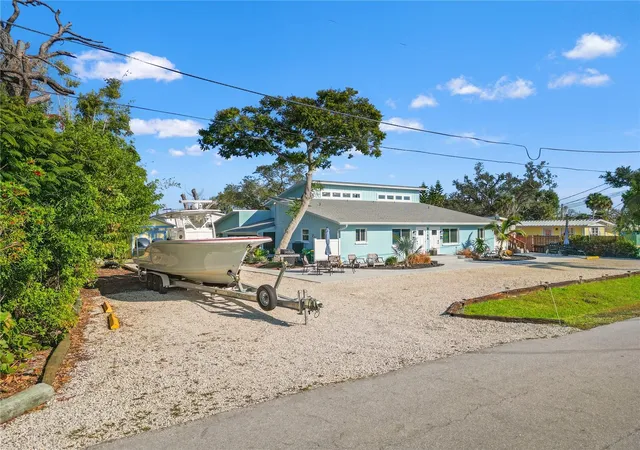 3rd image of 3155 Waterside Dr, Englewood, FL 34224 | MLS# A4696194