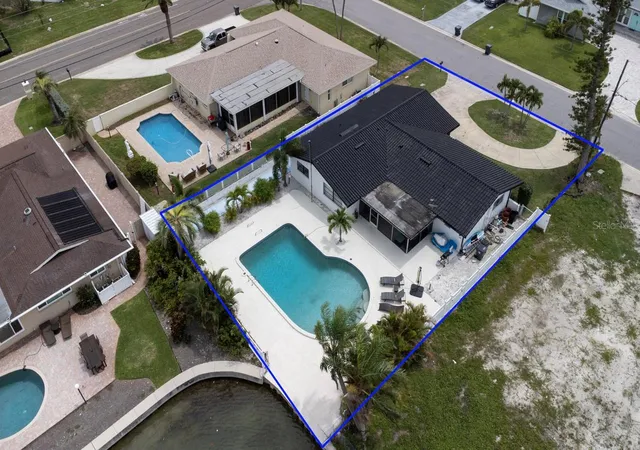 2nd image of 12125 6th St E, Treasure Island, FL 33706 | MLS# TB8516367
