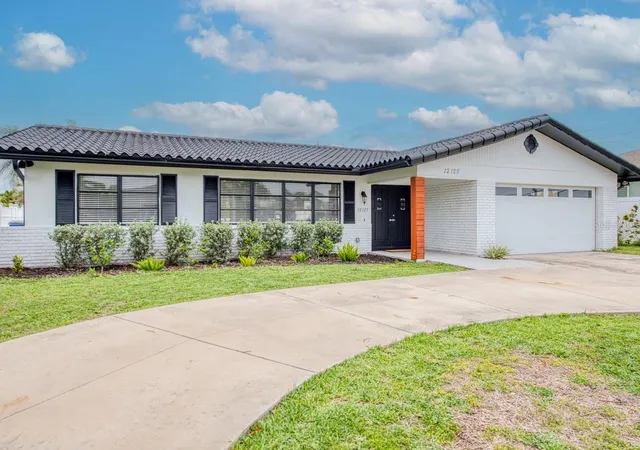 3rd image of 12125 6Th St E, Treasure Island, FL 33706 | MLS# TB8516367