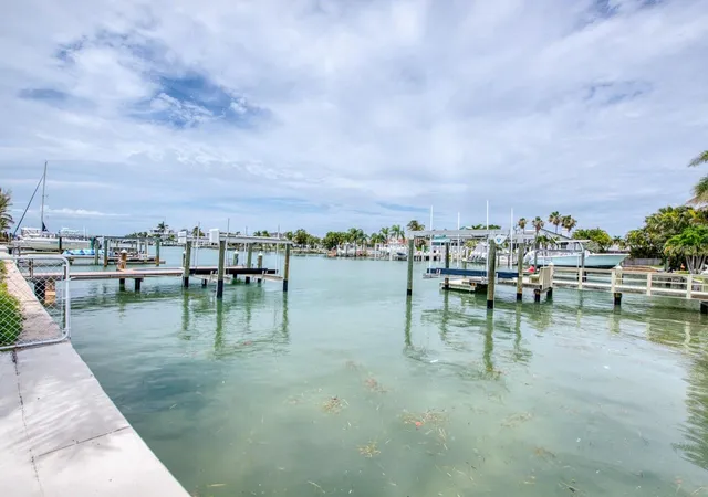 4th image of 12125 6Th St E, Treasure Island, FL 33706 | MLS# TB8516367