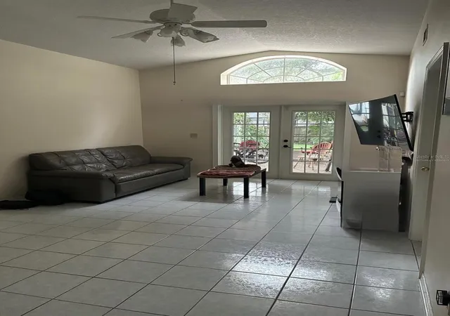 Photo 4 of Single family home for sale at 1405 W Rambla St, Tampa, FL 33612 | MLS# S5151396 | Listing updated on 2026-10-25
