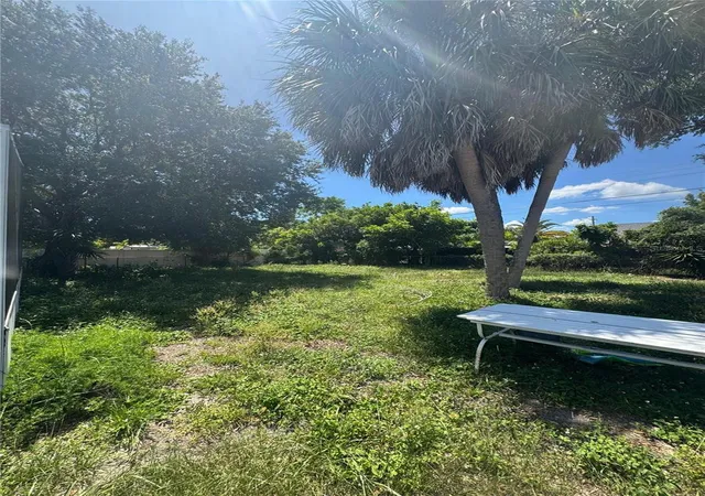 15th image of 820 Pineland Ave, Venice, FL 34285 | MLS# A4696198