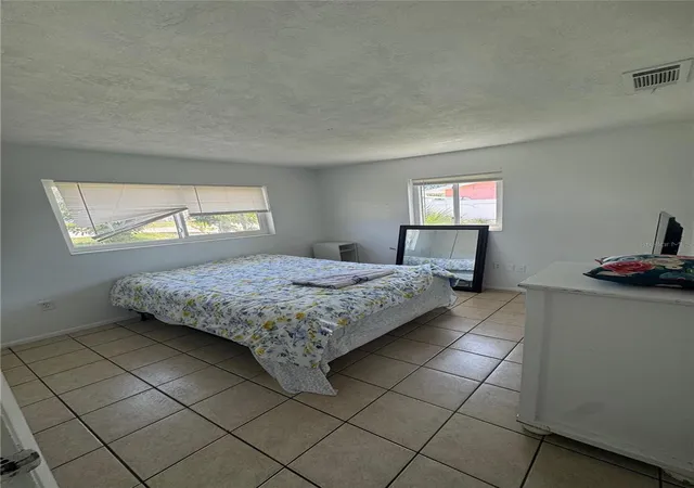 5th image of 820 Pineland Ave, Venice, FL 34285 | MLS# A4696198