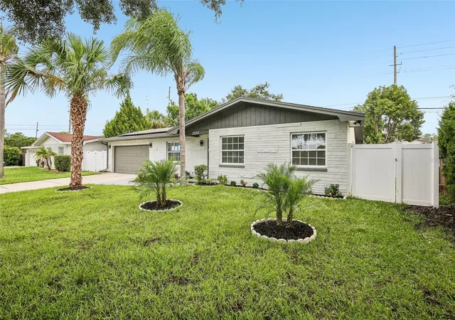 Photo 3 of Single family home for sale at 2230 Albright Dr, Clearwater, FL 33765 | MLS# TB8516398 | Listing updated on 2026-10-04
